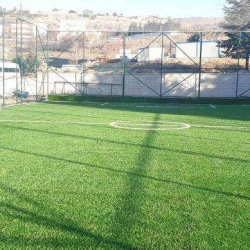HACIVELİ MAHALLESİNE ÇİM YÜZEYLİ HALI SAHA