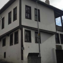 AYAŞ ALİ KARATAŞ KÜLTÜR EVİ MÜZESİ